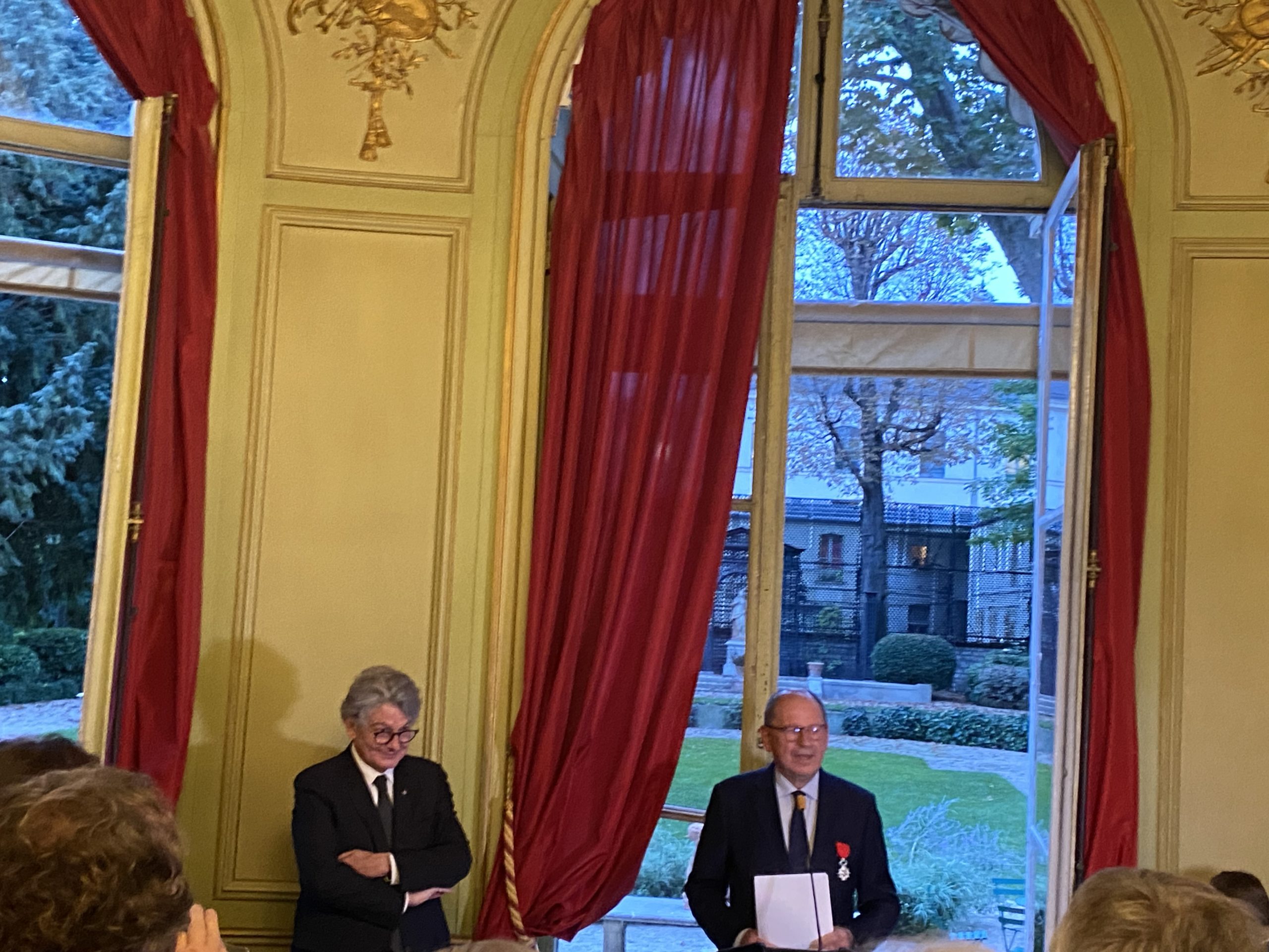 Thierry Breton, Commissaire européen a remis hier la légion d’honneur à Hervé Novelli